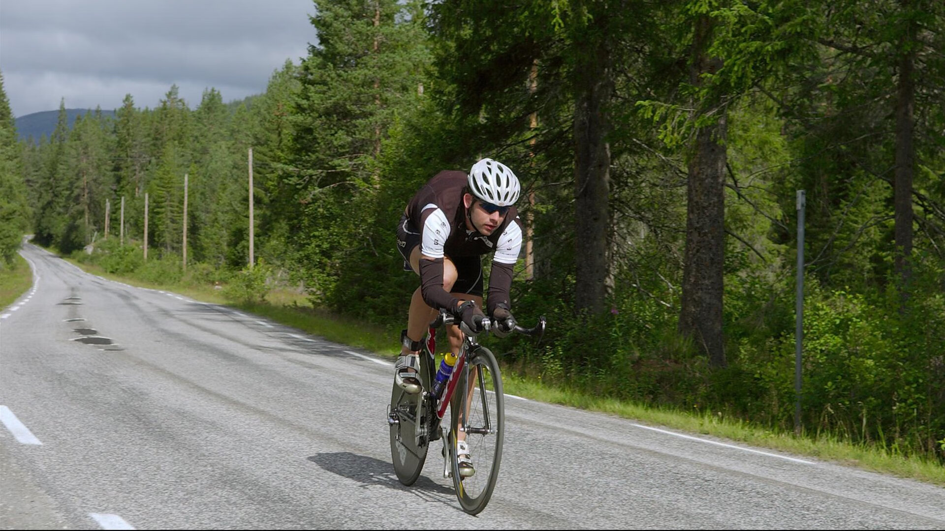 “青春启航”青少年篮球文化巡展在上海全面展开,弘扬体育精神