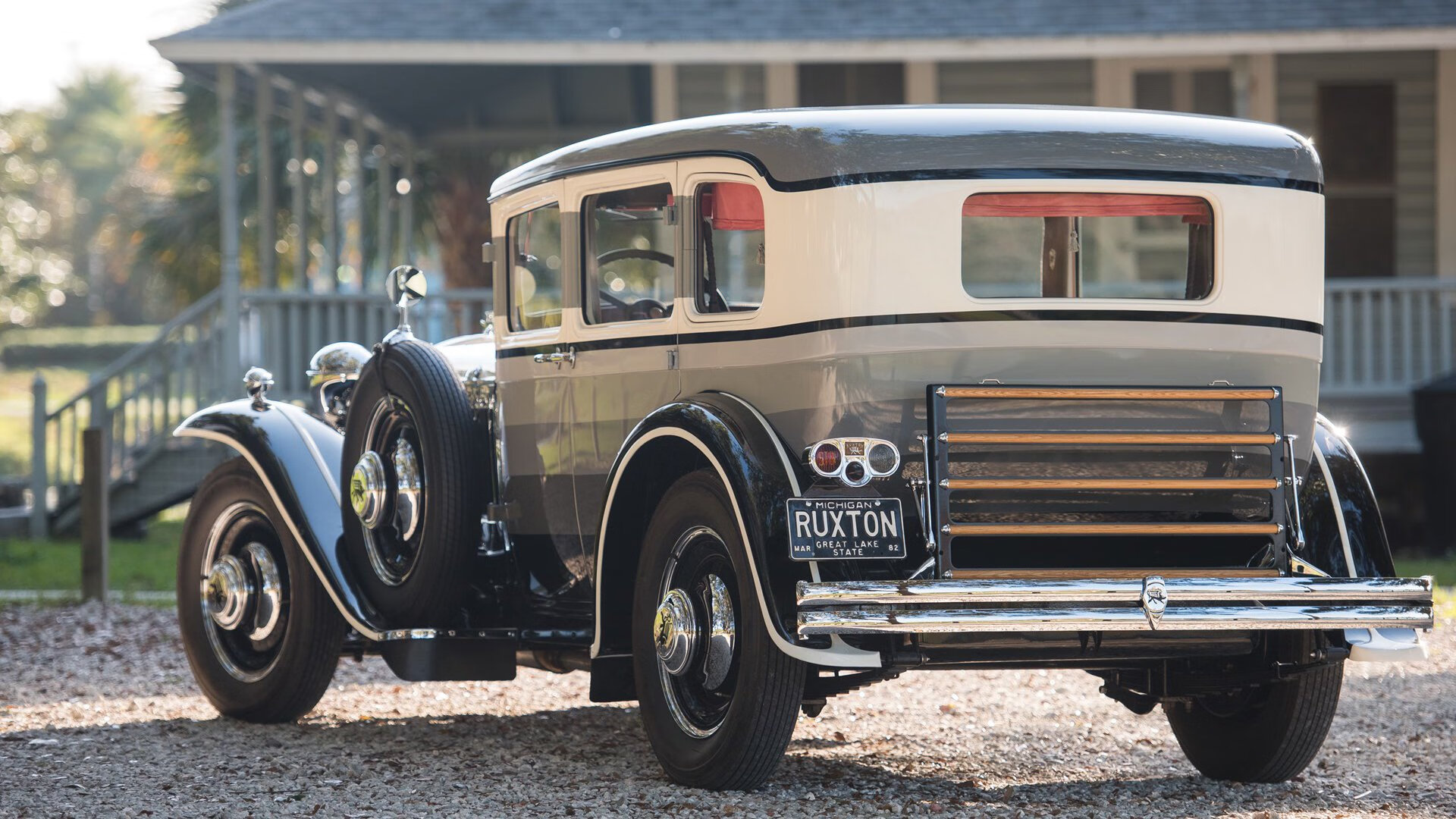 历史性时刻:足球赛场上的“第一次”事件,足球史上的第一场比赛