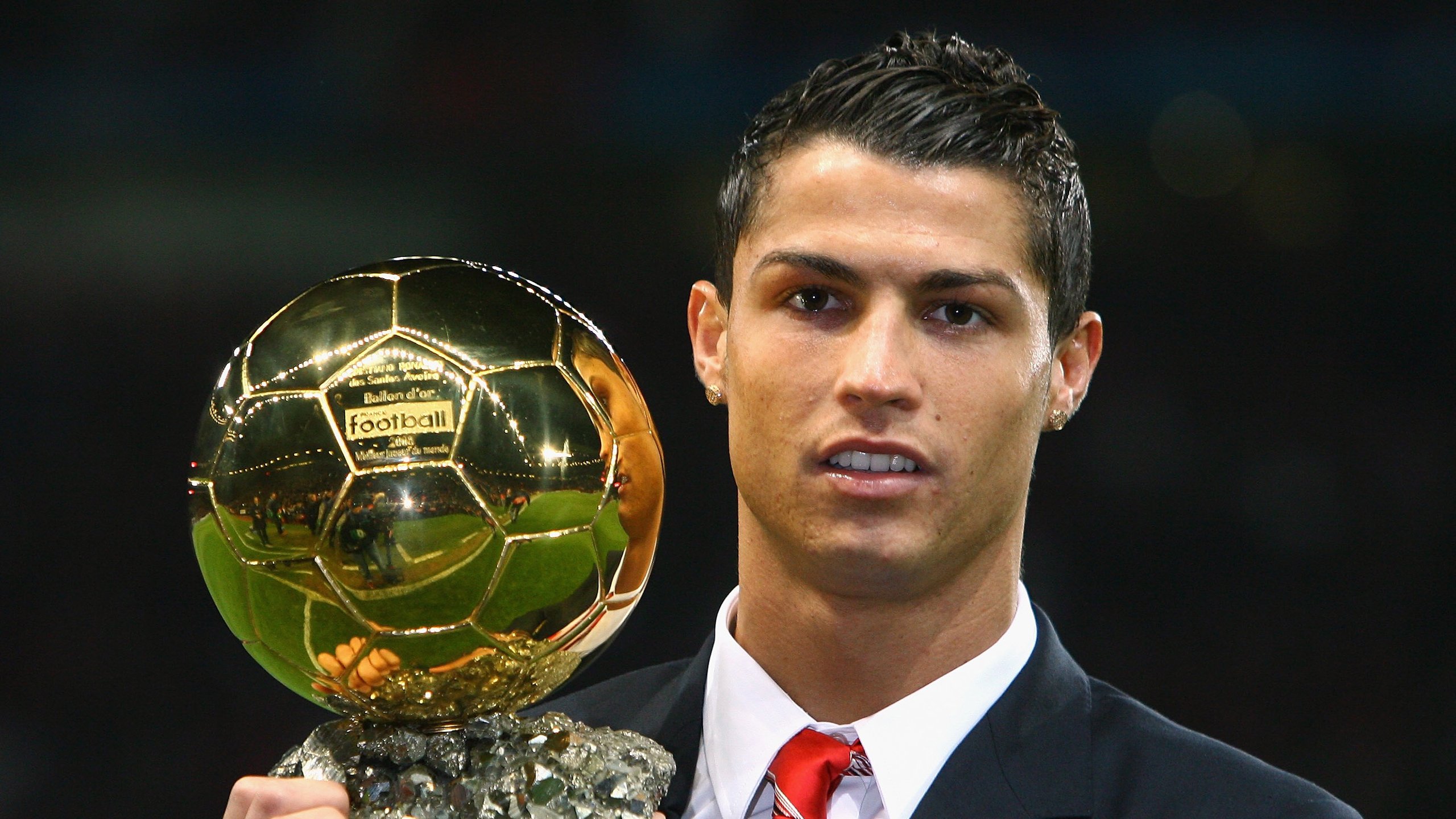 九游官网下载电脑版-法甲：巴黎5-2大胜兰斯，姆巴佩表现精彩绝伦，巴黎5_0巴萨