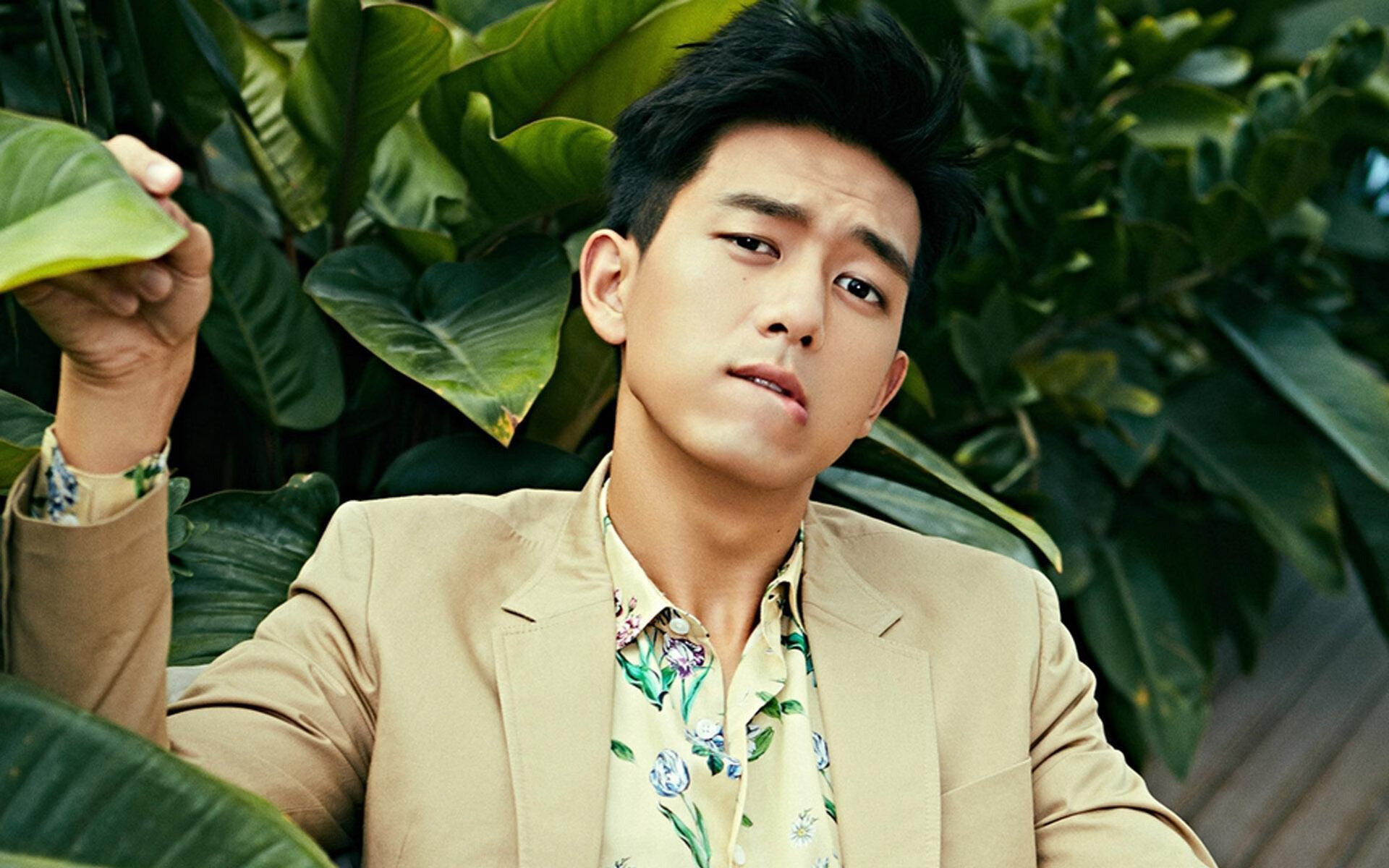 足球纪录片《绿茵中国》登陆各大平台，绿茵足球论坛