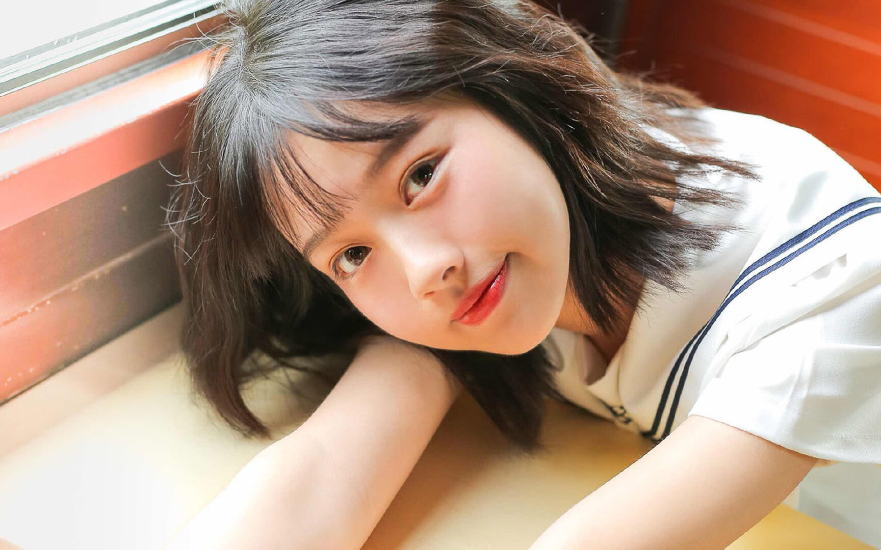 墨西哥球员脚底打滑摔出界,被判越位?,墨西哥队员