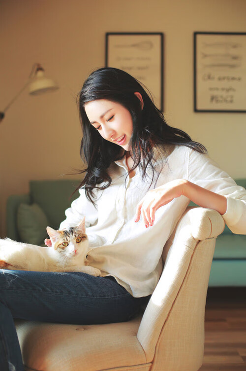 张伟丽再次蝉联国内最佳女子选手，女子张伟丽比赛视频