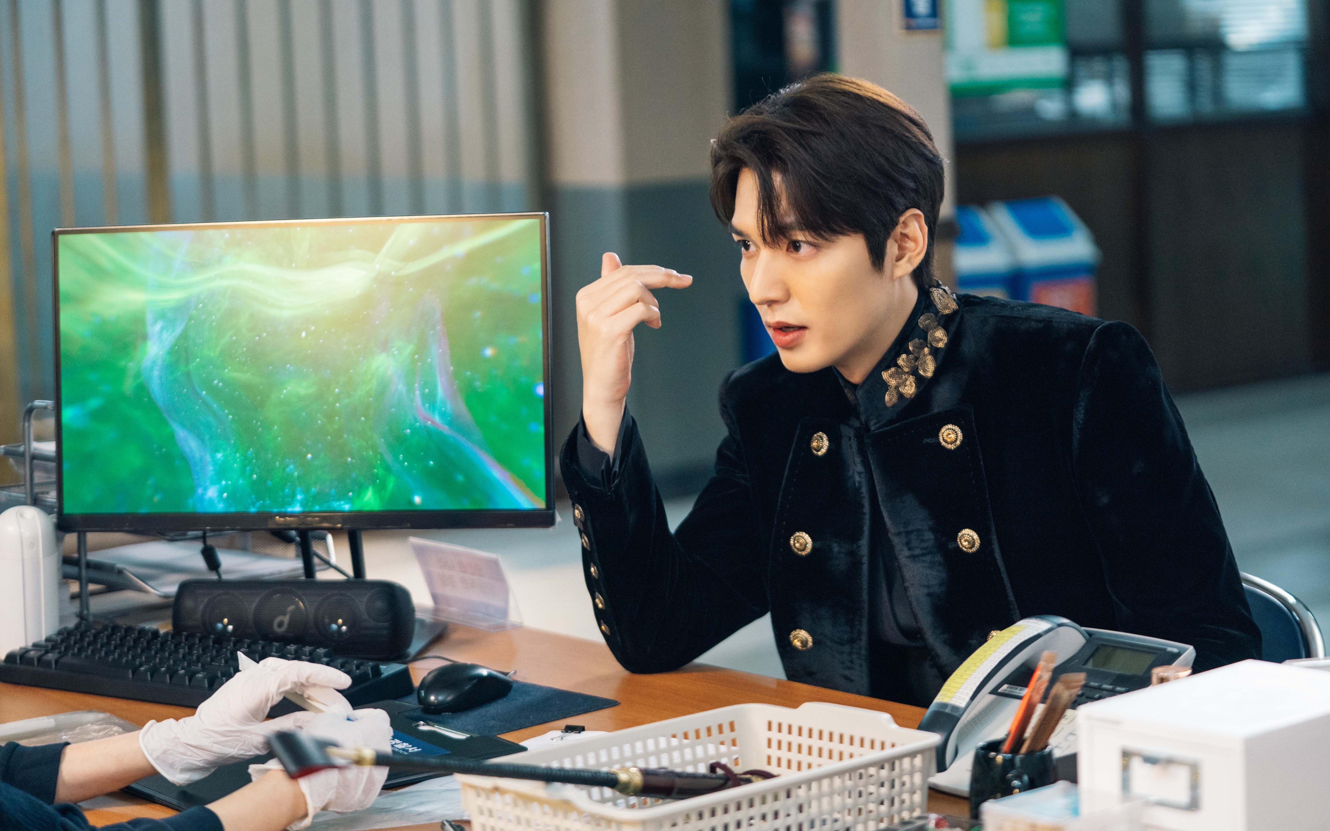 帕特森通过出色的战术安排和球场感知,助袋鼠队领先,帕特森合同