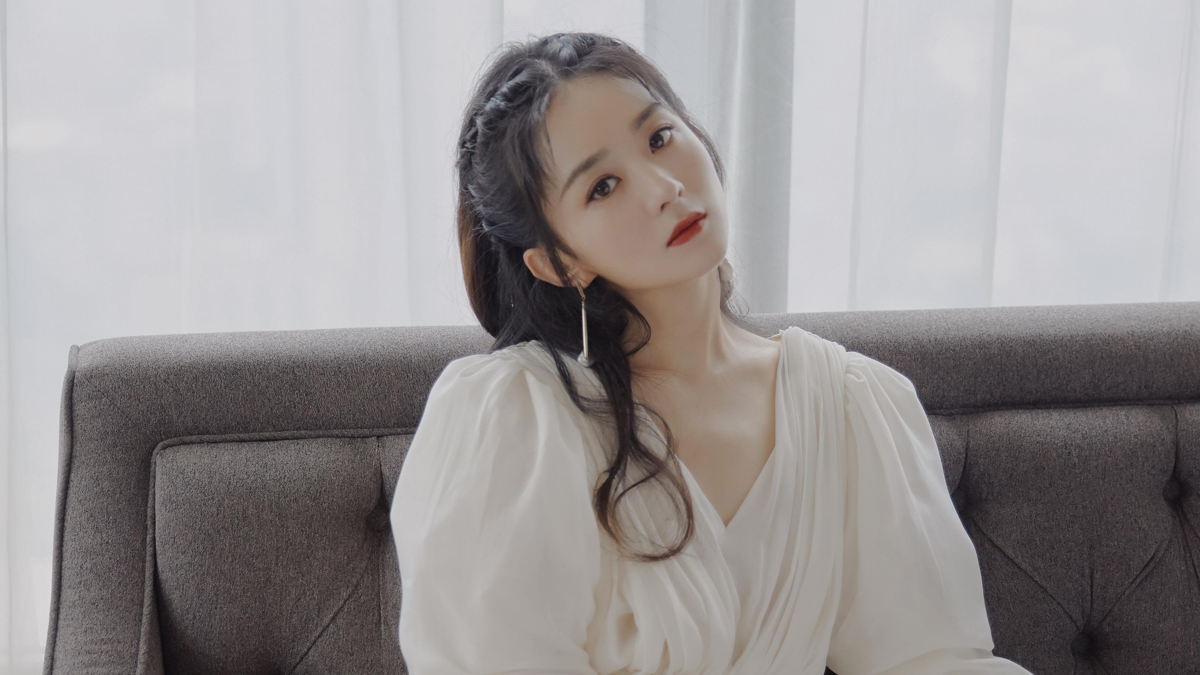 英超联赛进入关键阶段，激烈角逐冠军